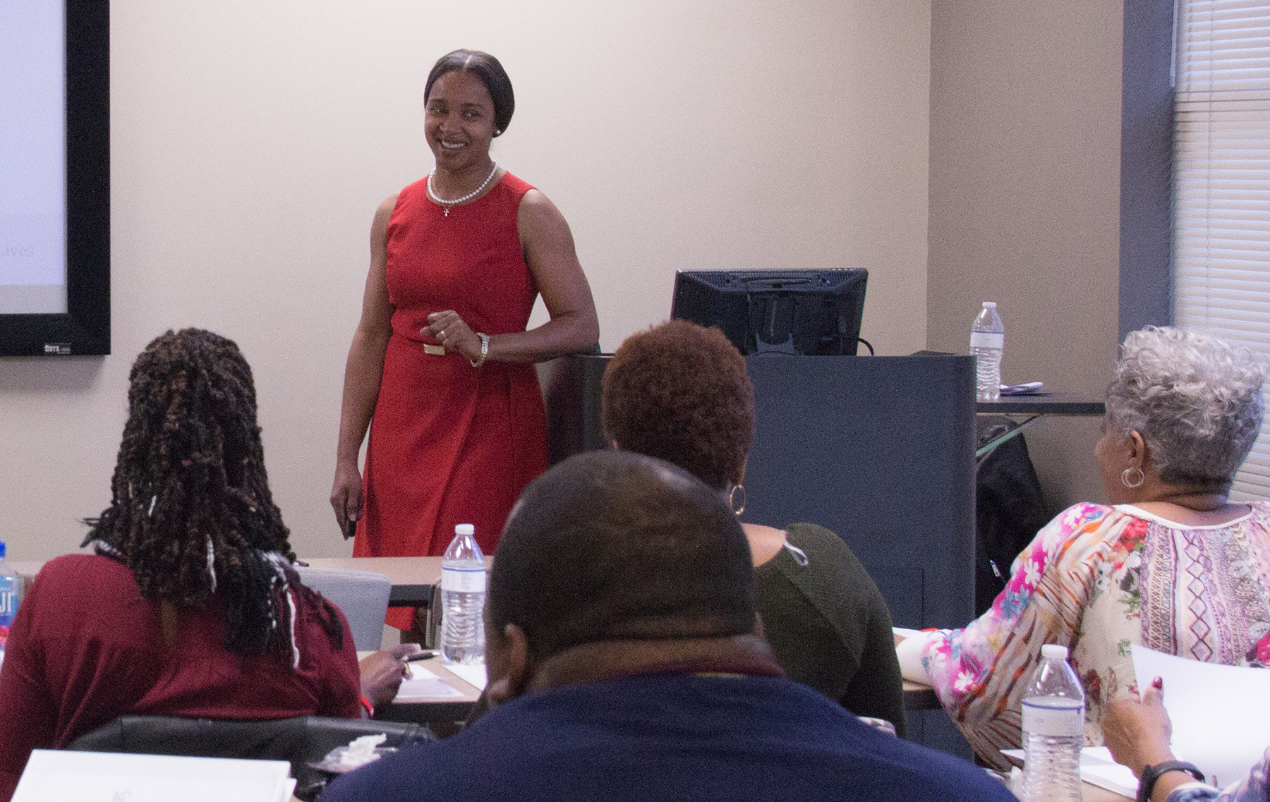 Registered dietician Angela Lewis of the Tuscaloosa VA Medical Center provides Academy participants with nutrition information.